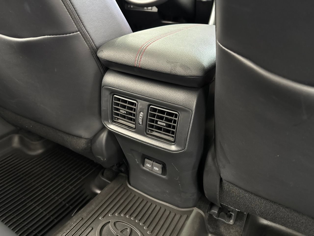 Used 2024 Toyota RAV4 XSE AWD/4WD image 50