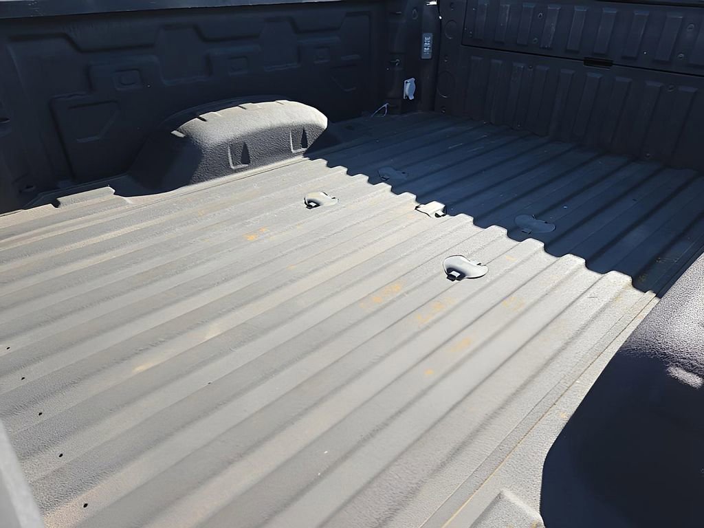 Used 2022 GMC Sierra 2500 AT4 w/ Gooseneck/5TH Wheel Package image 8