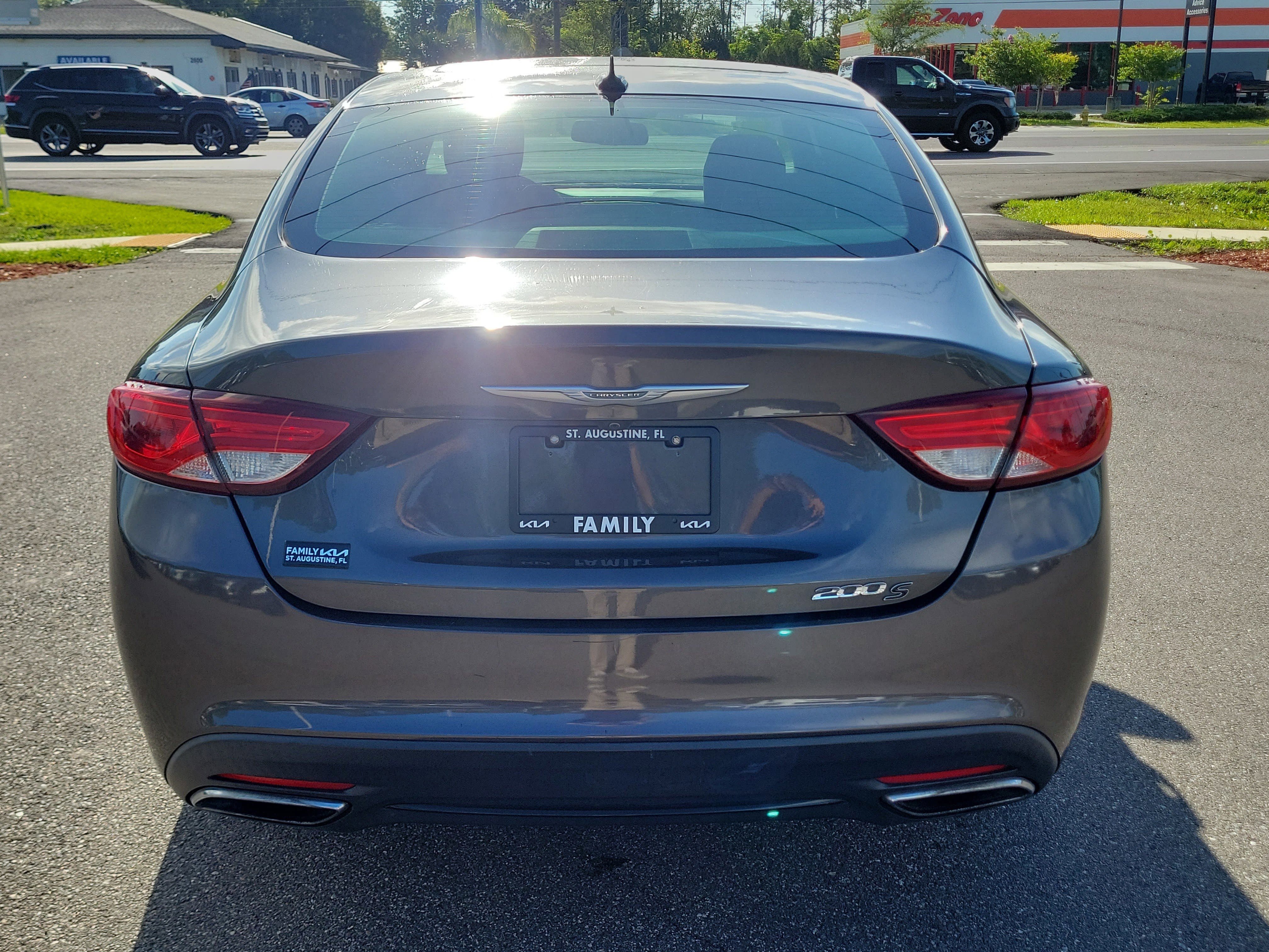 Used 2015 Chrysler 200 S w/ Navigation & Sound Group I FWD image 5