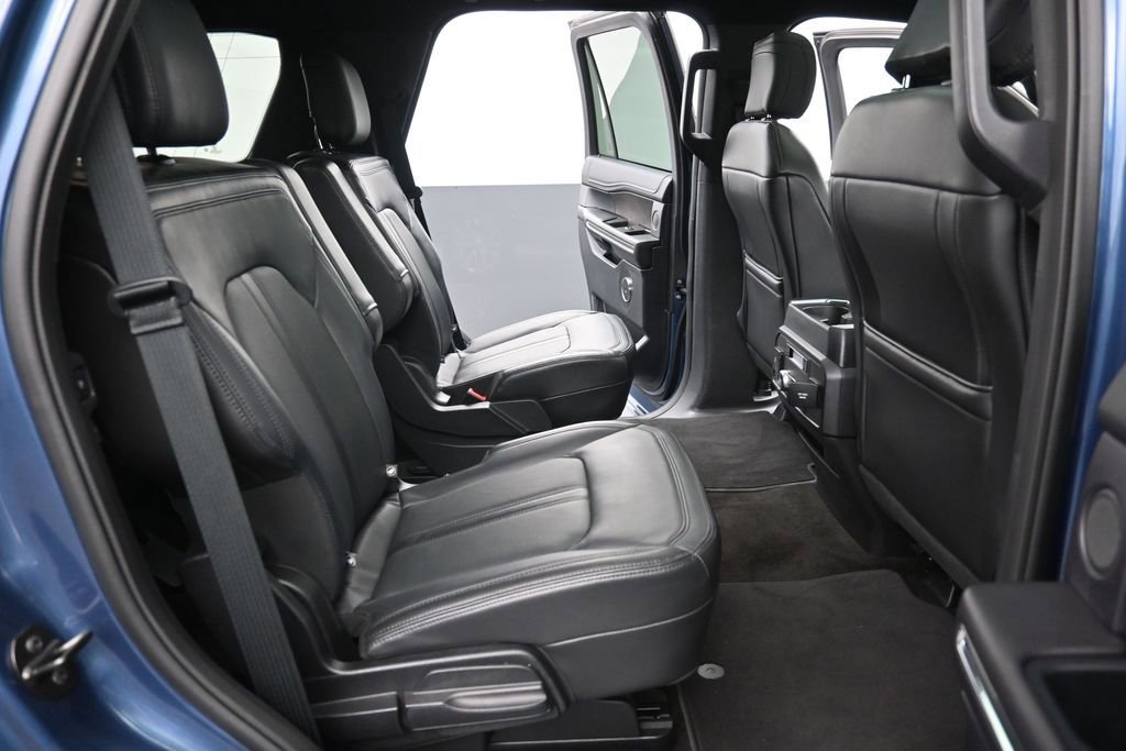 Used 2018 Ford Expedition Limited w/ Equipment Group 301A RWD image 10