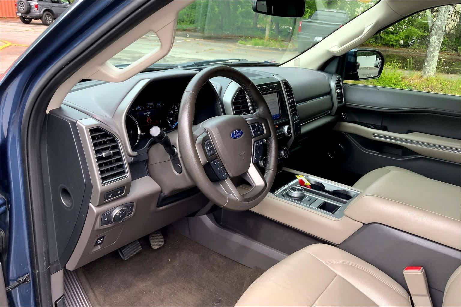 Used 2020 Ford Expedition XLT w/ Equipment Group 202A RWD image 17