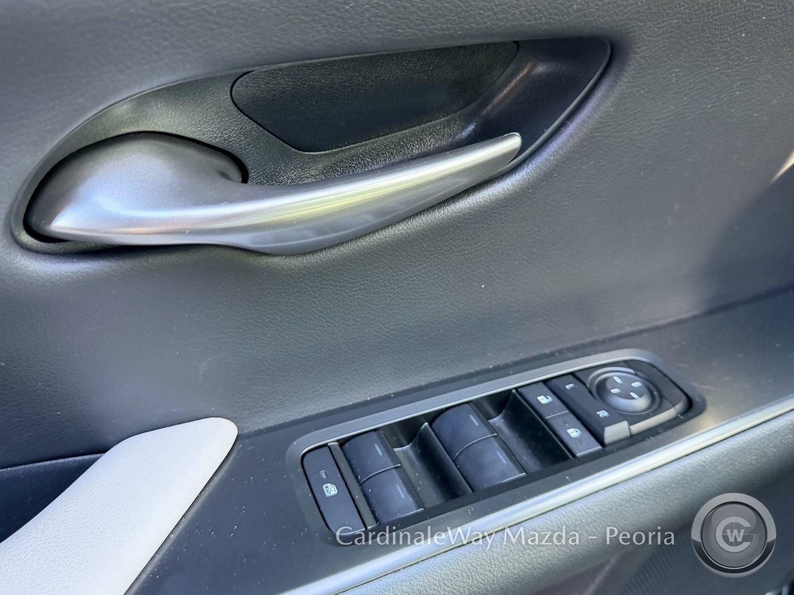 Used 2025 Lexus UX 300h FWD w/ Accessory Package (Z2) image 14