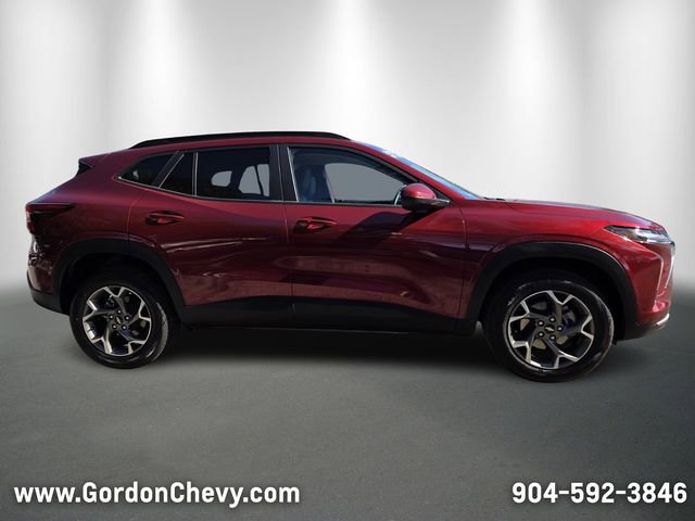 Certified 2025 Chevrolet Trax LT w/ LT Convenience Package image 7