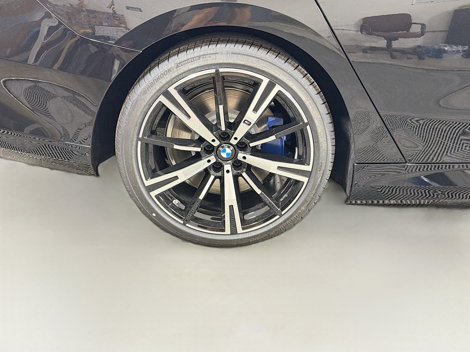 New 2027 BMW 550e xDrive AWD/4WD image 36