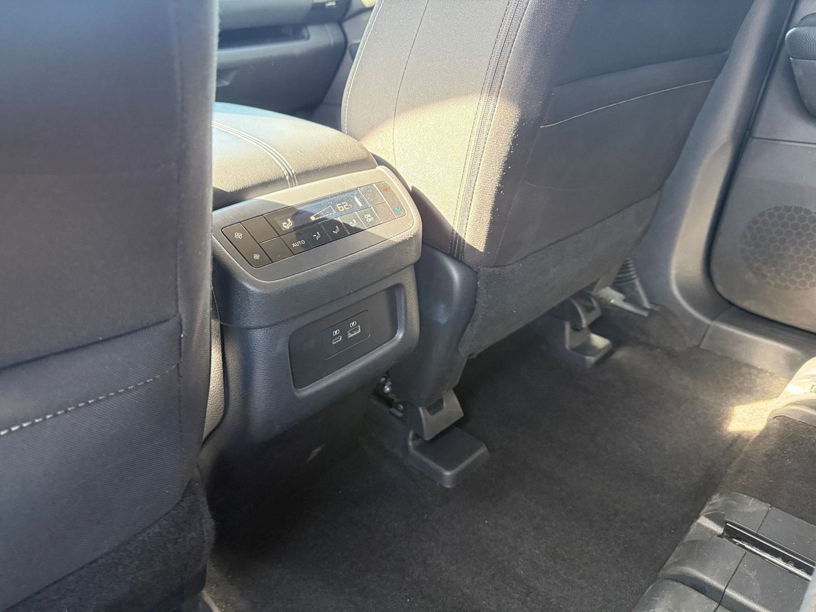 Used 2025 Nissan Pathfinder SV image 25