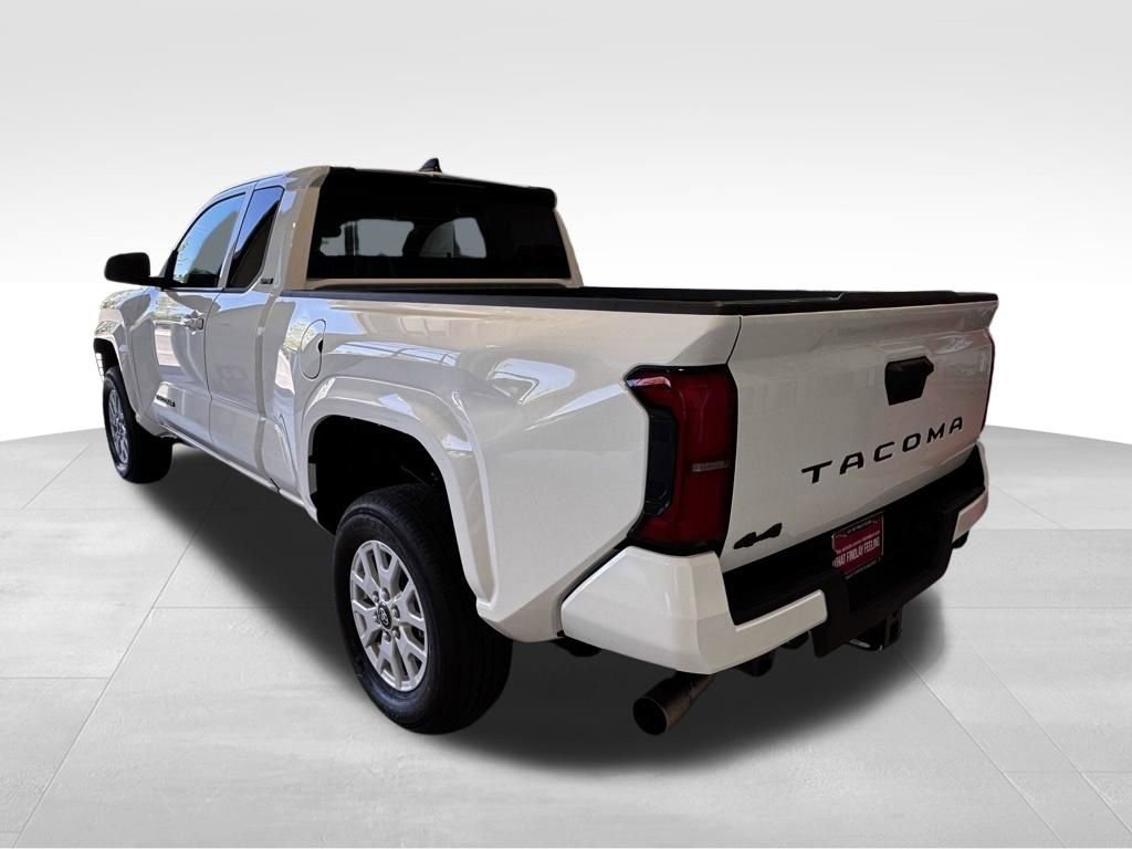 Used 2026 Toyota Tacoma SR5 AWD/4WD image 4