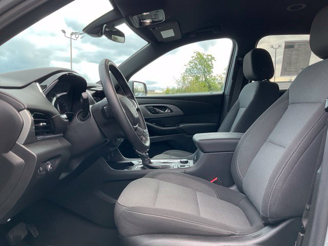 Used 2023 Chevrolet Traverse LT w/ Midnight/Sport Edition AWD/4WD image 2