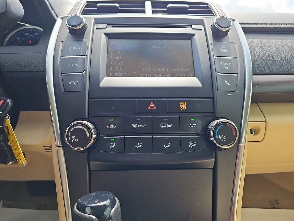 Used 2016 Toyota Camry LE FWD image 28
