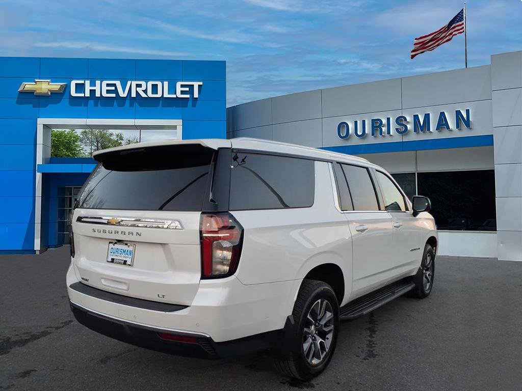 Used 2022 Chevrolet Suburban LT w/ LT Signature Package image 3