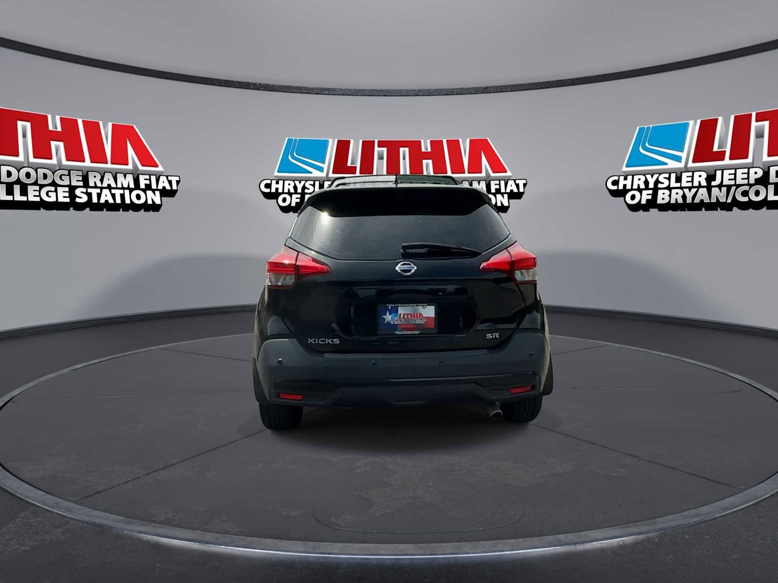 Used 2020 Nissan Kicks SR w/ SR Premium Package FWD image 7
