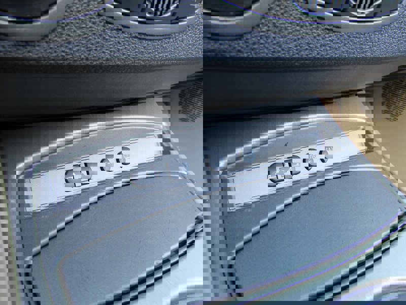 Used 2003 BMW Z4 2.5i image 14