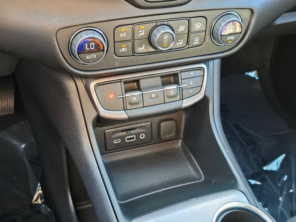 Used 2024 GMC Terrain AT4 AWD/4WD image 17