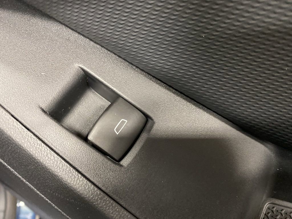 New 2026 Chevrolet Equinox LT w/ Convenience Package II AWD/4WD image 25