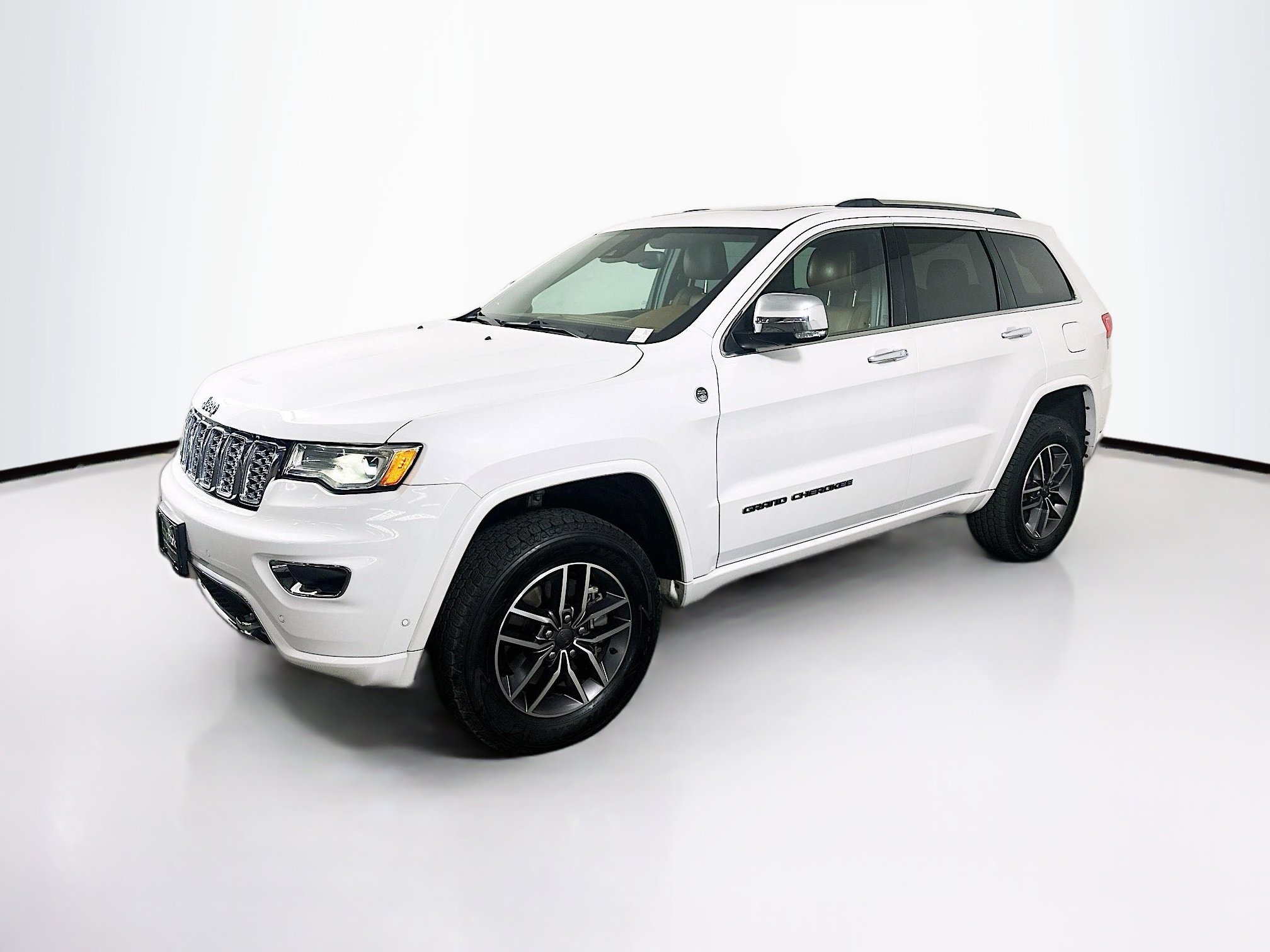 Used 2021 Jeep Grand Cherokee Overland AWD/4WD image 3