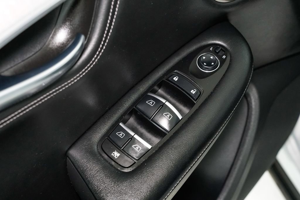 Used 2019 INFINITI QX50 Essential w/ Sensory Package image 11