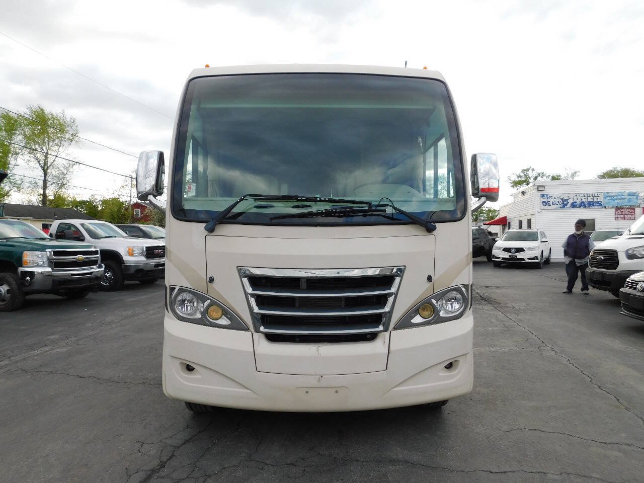 Used 2017 Ford E-450 and Econoline 450 Super Duty w/ A/C Prep Package RWD image 3