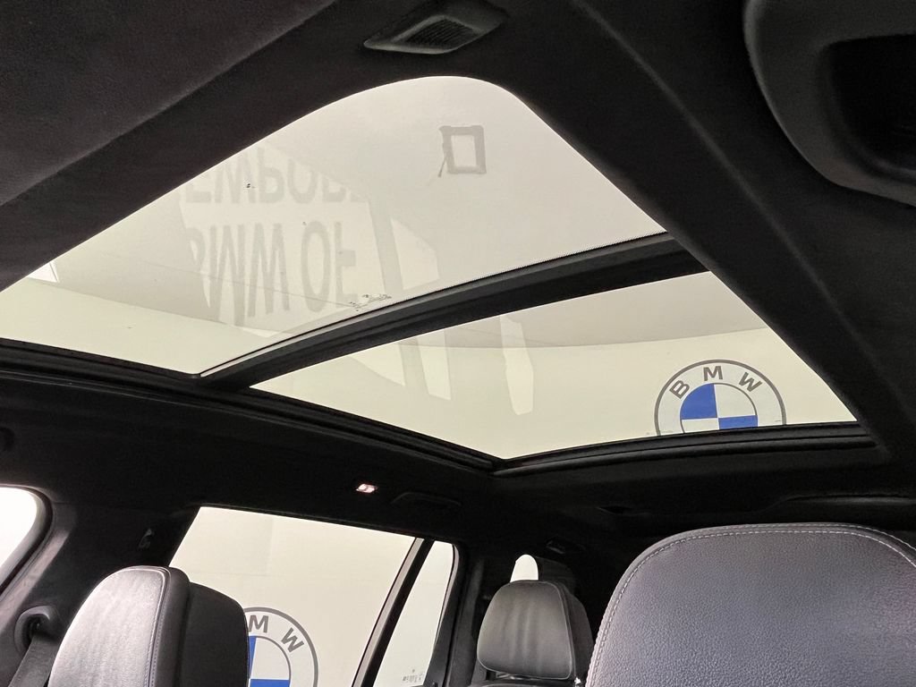 Used 2021 BMW X7 xDrive40i w/ M Sport Package AWD/4WD image 30