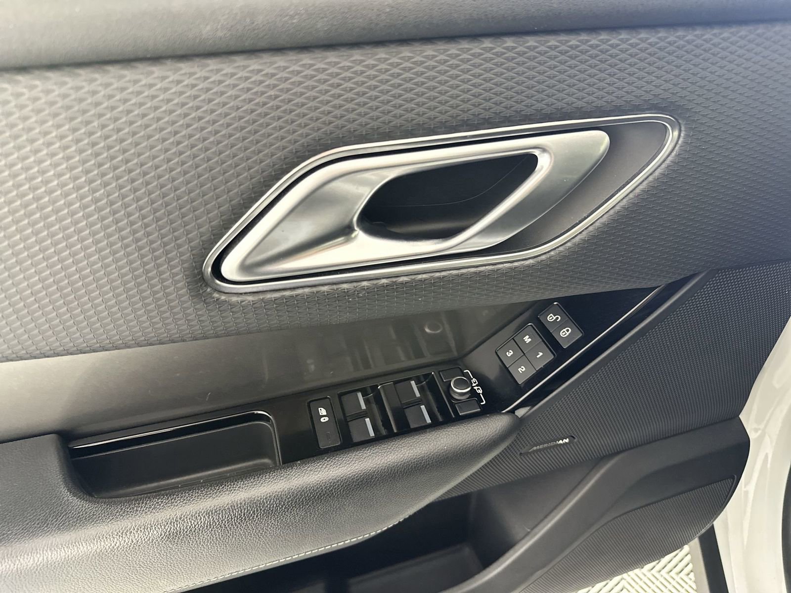 Used 2019 Land Rover Range Rover Velar S AWD/4WD image 13