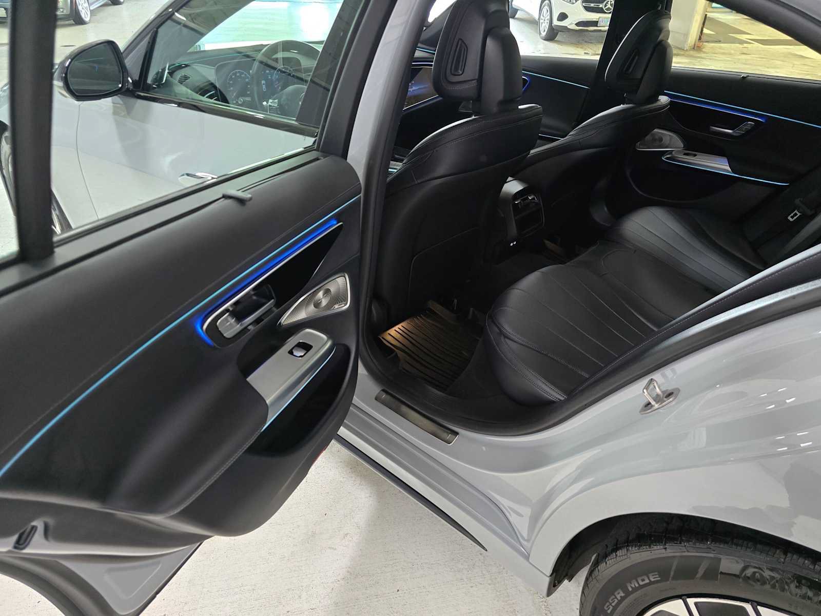 Used 2025 Mercedes-Benz E 350 4MATIC Sedan image 18