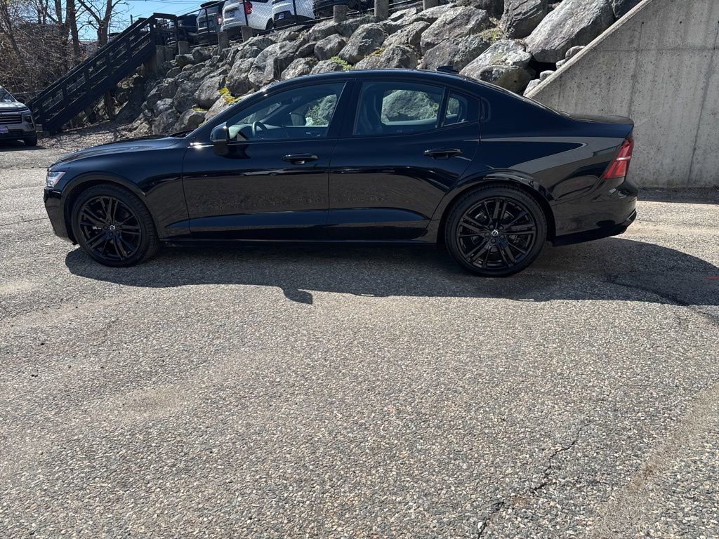 Used 2023 Volvo S60 B5 Plus w/ Climate Package AWD/4WD image 3
