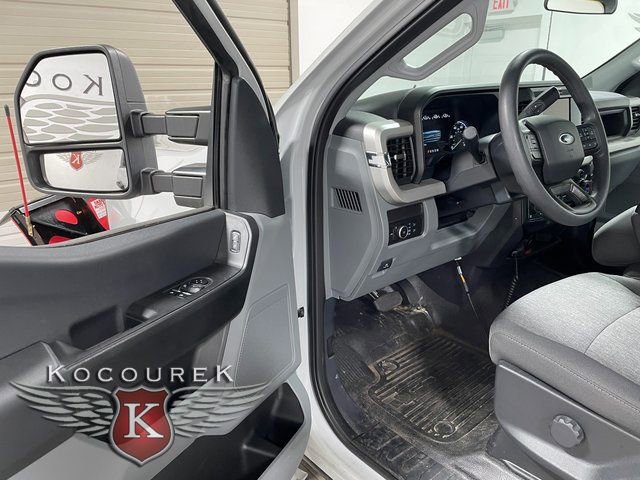 New 2026 Ford F250 XL w/ XL Chrome Package AWD/4WD image 10
