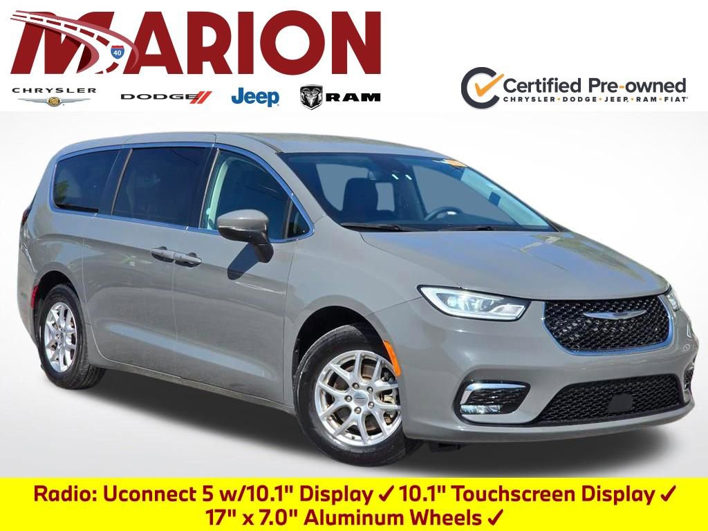 Used 2023 Chrysler Pacifica Touring-L FWD image 1