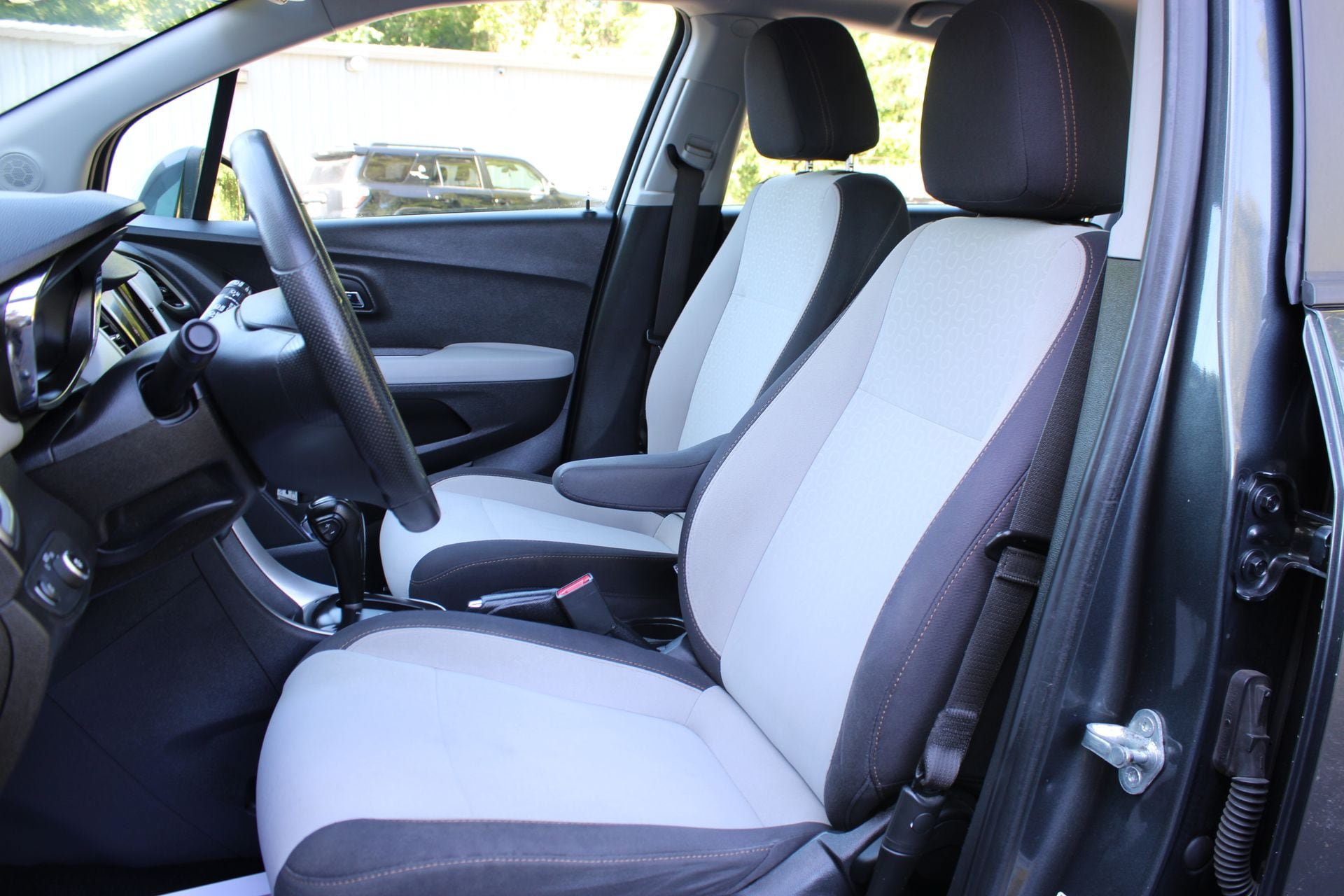 Used 2020 Chevrolet Trax LS AWD/4WD image 16