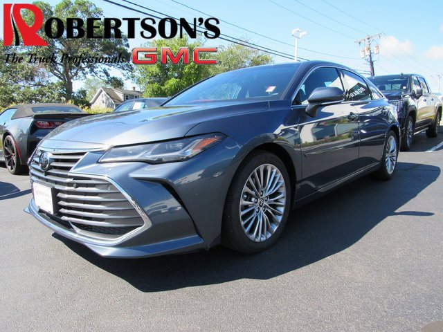 Used 2022 Toyota Avalon Limited image 1