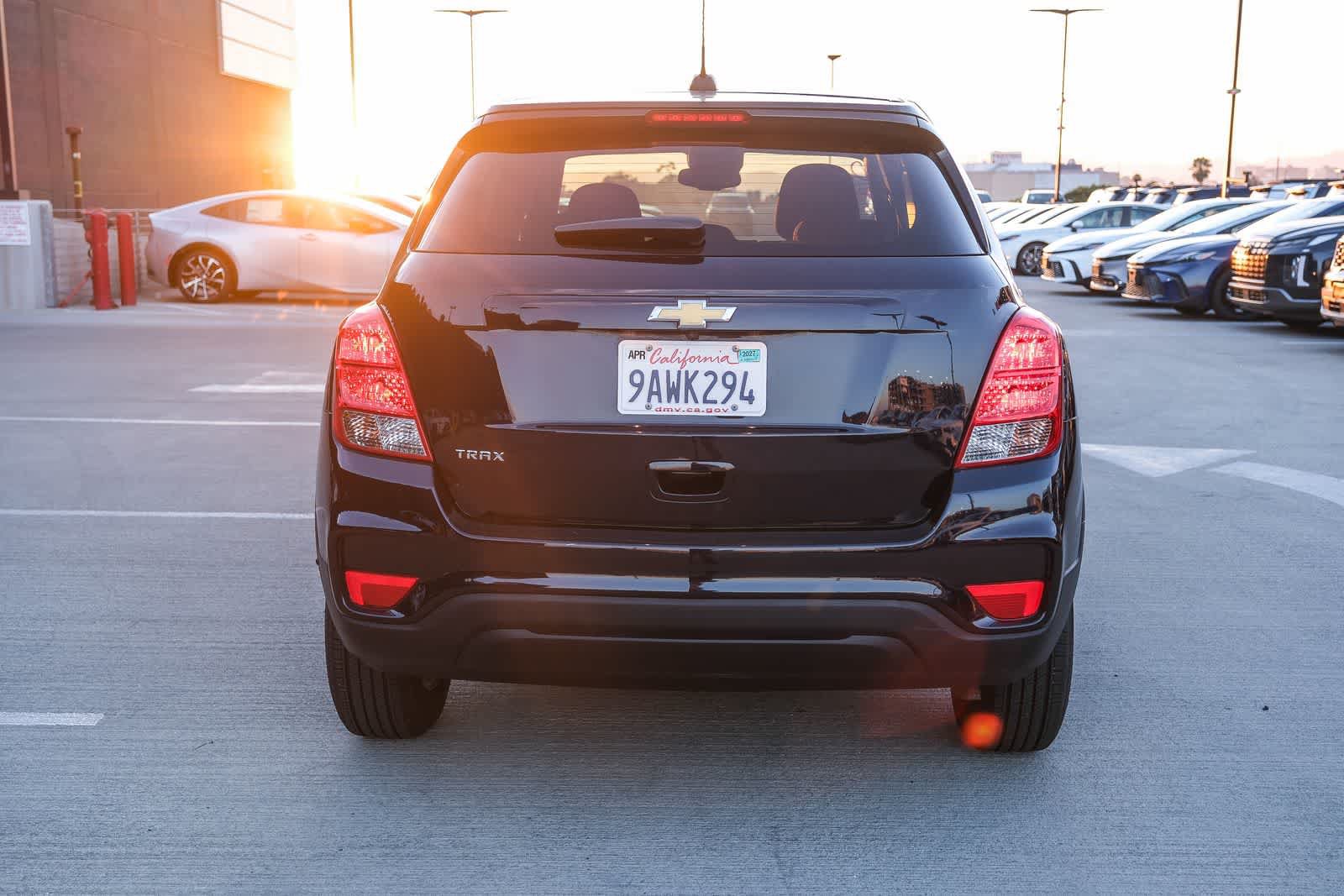 Used 2022 Chevrolet Trax LS w/ Tint and Cruise Package FWD image 5