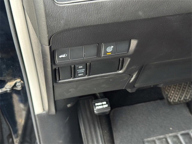 Certified 2022 Nissan Armada SL w/ Captain's Chairs Package image 33