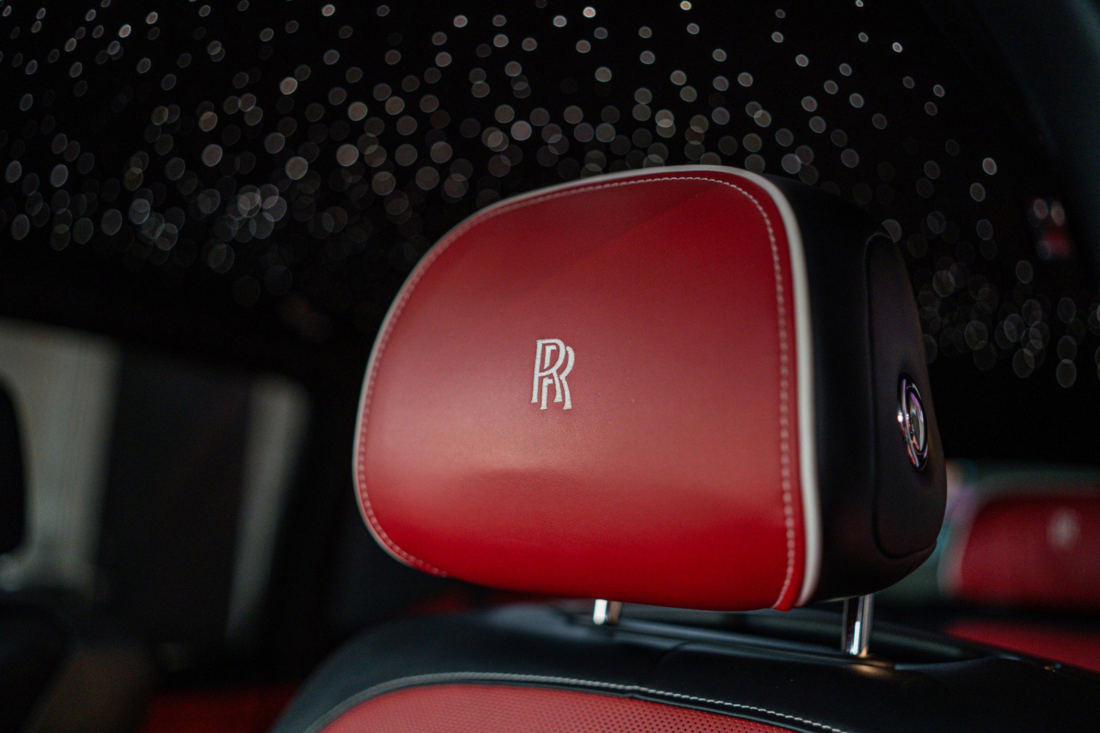 Used 2022 Rolls-Royce Cullinan Black Badge image 9