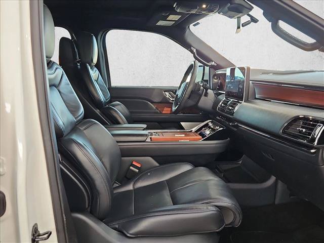 Used 2024 Lincoln Navigator Reserve AWD/4WD image 19