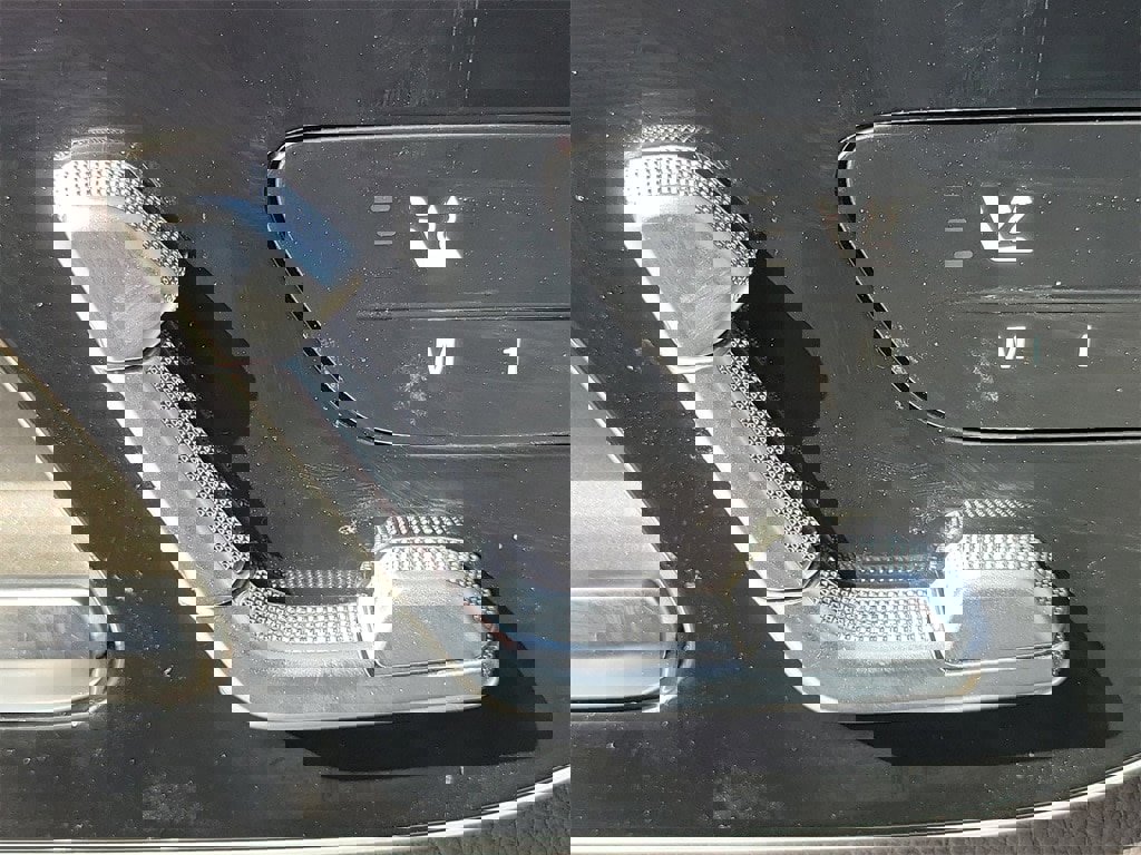 Used 2024 Mercedes-Benz C 300 4MATIC Sedan image 17