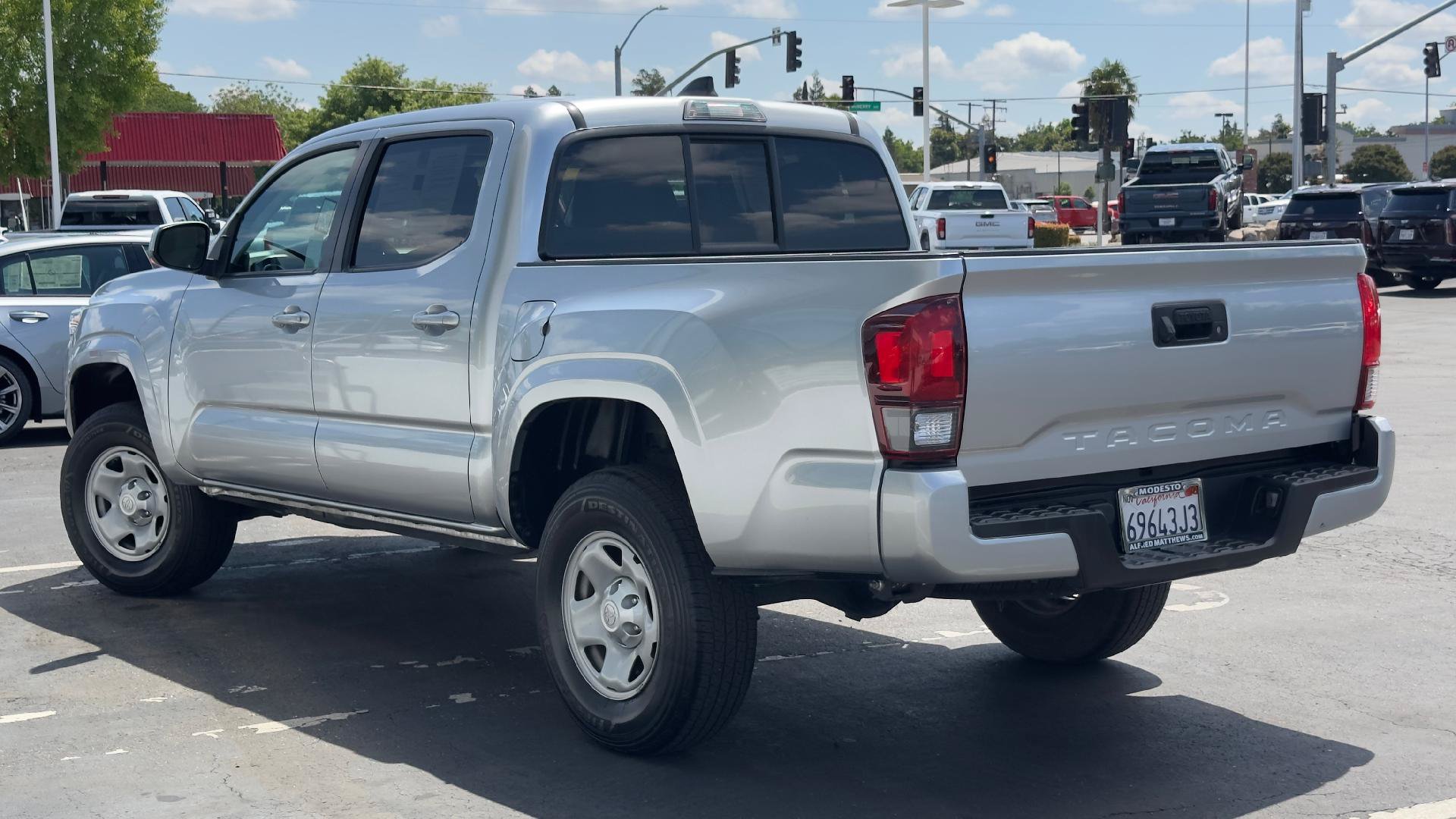 Used 2022 Toyota Tacoma SR w/ SR Convenience Package RWD image 7