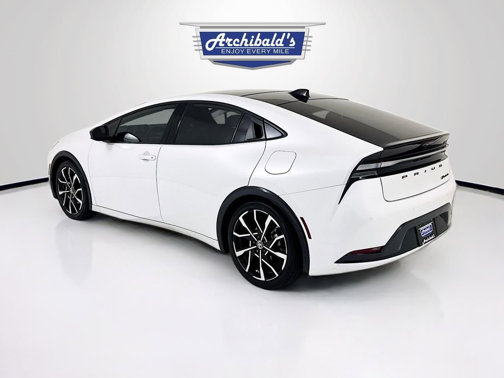 Used 2024 Toyota Prius Prime Premium FWD image 5