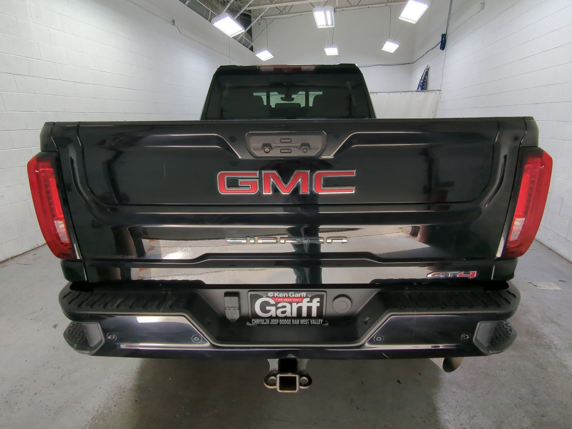Used 2022 GMC Sierra 3500 AT4 w/ AT4 Premium Plus Package image 7