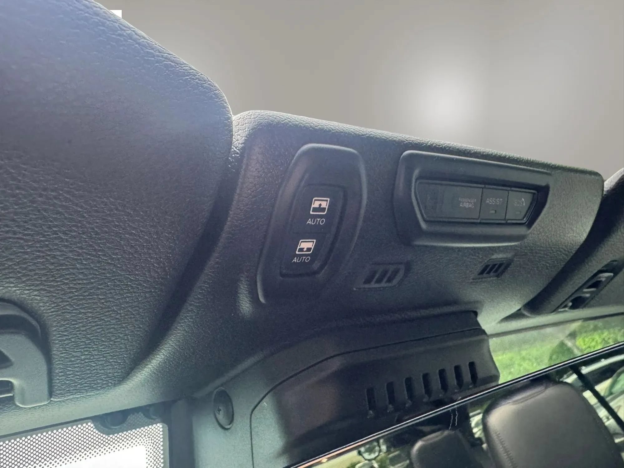 Used 2021 Jeep Wrangler Unlimited Sahara w/ Cold Weather Group AWD/4WD image 17