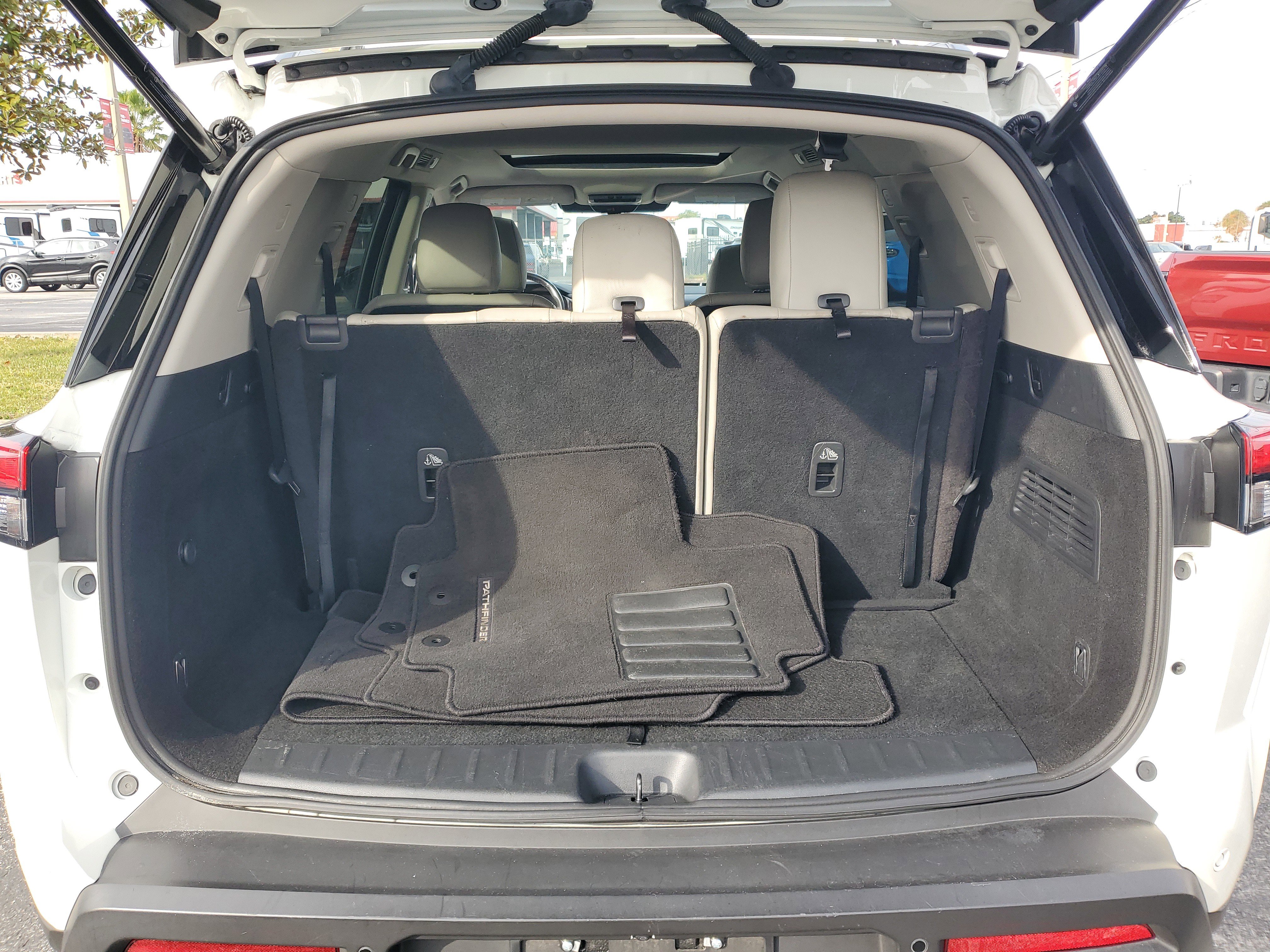 Certified 2022 Nissan Pathfinder SV w/ SV Premium Package image 6