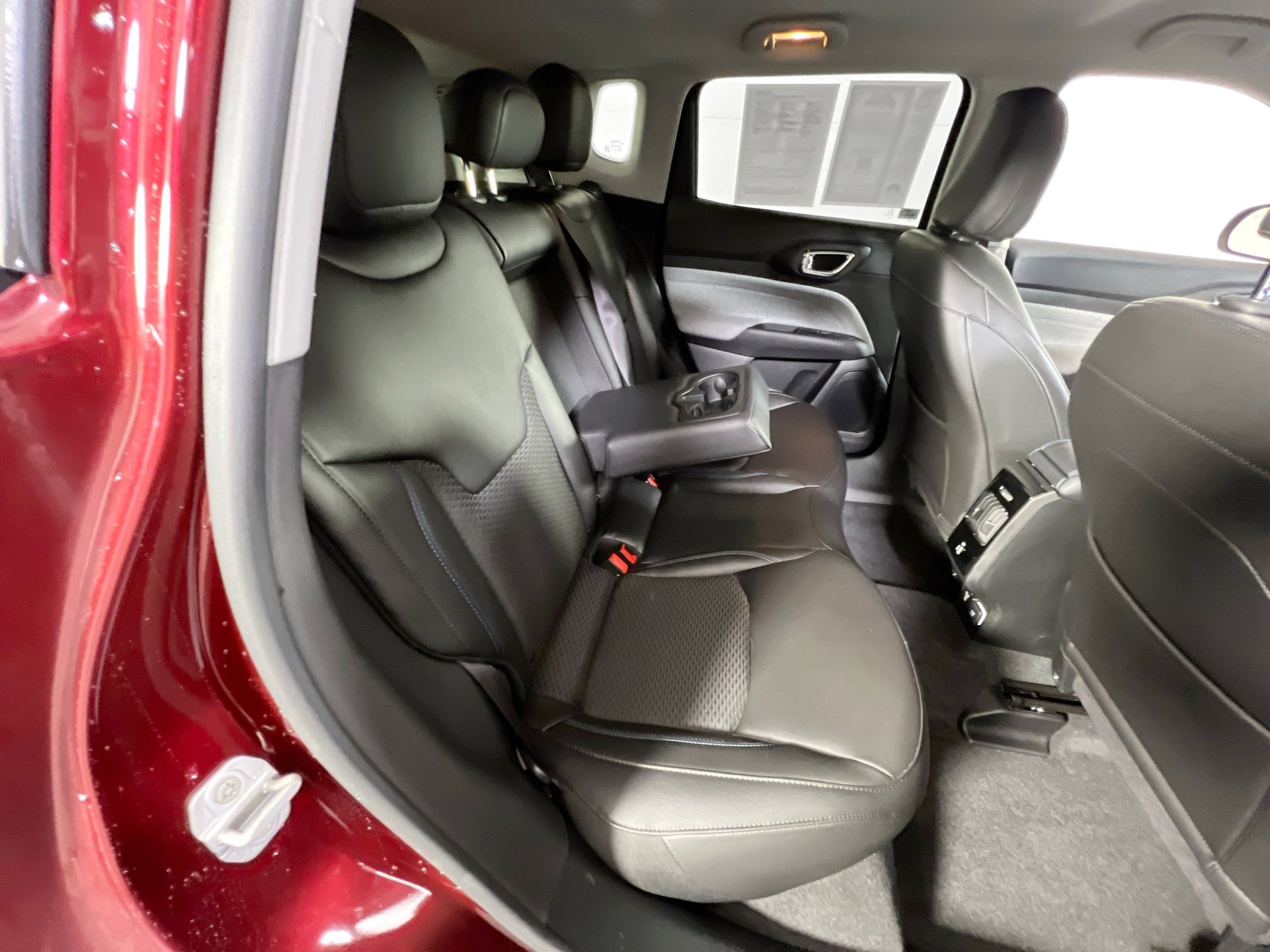 Used 2022 Jeep Compass Latitude w/ Convenience Group AWD/4WD image 25