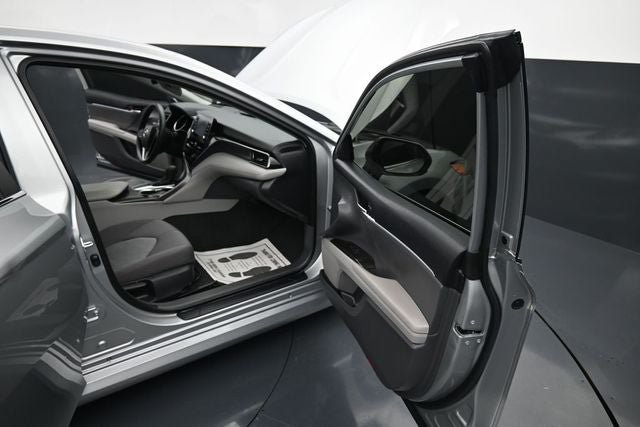 Used 2023 Toyota Camry LE w/ Convenience Package FWD image 13