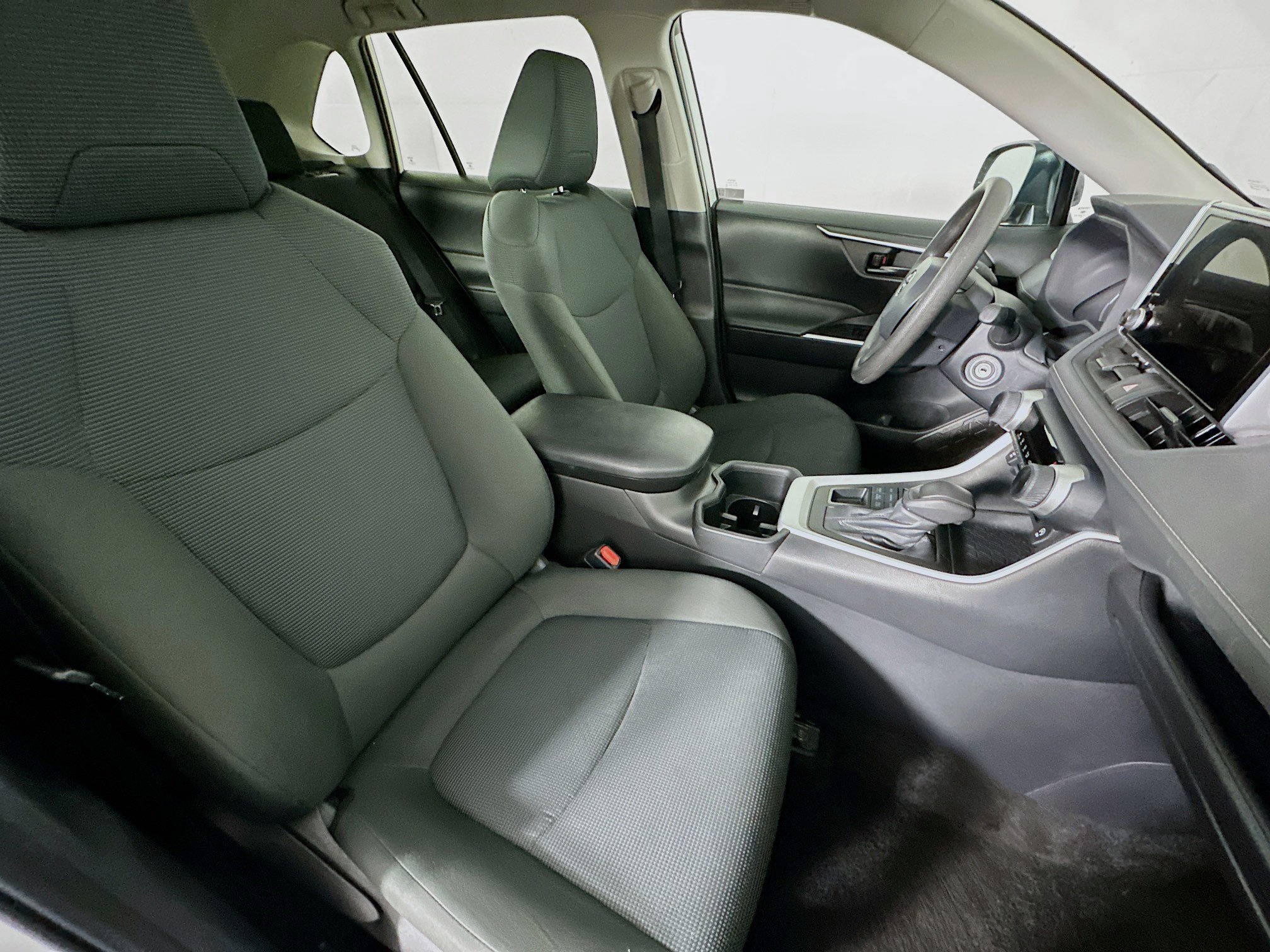 Used 2024 Toyota RAV4 LE image 30