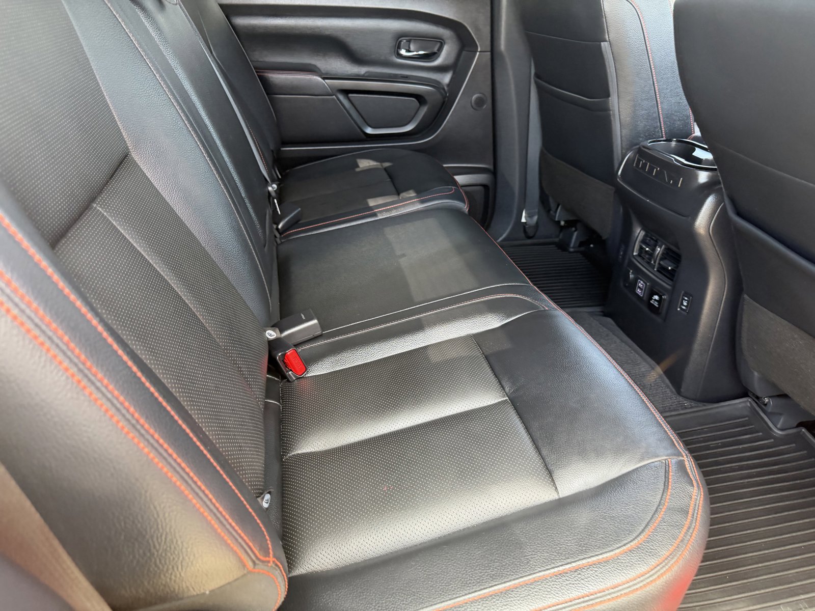 Used 2021 Nissan Titan PRO-4X w/ Pro-4x Convenience Package image 13