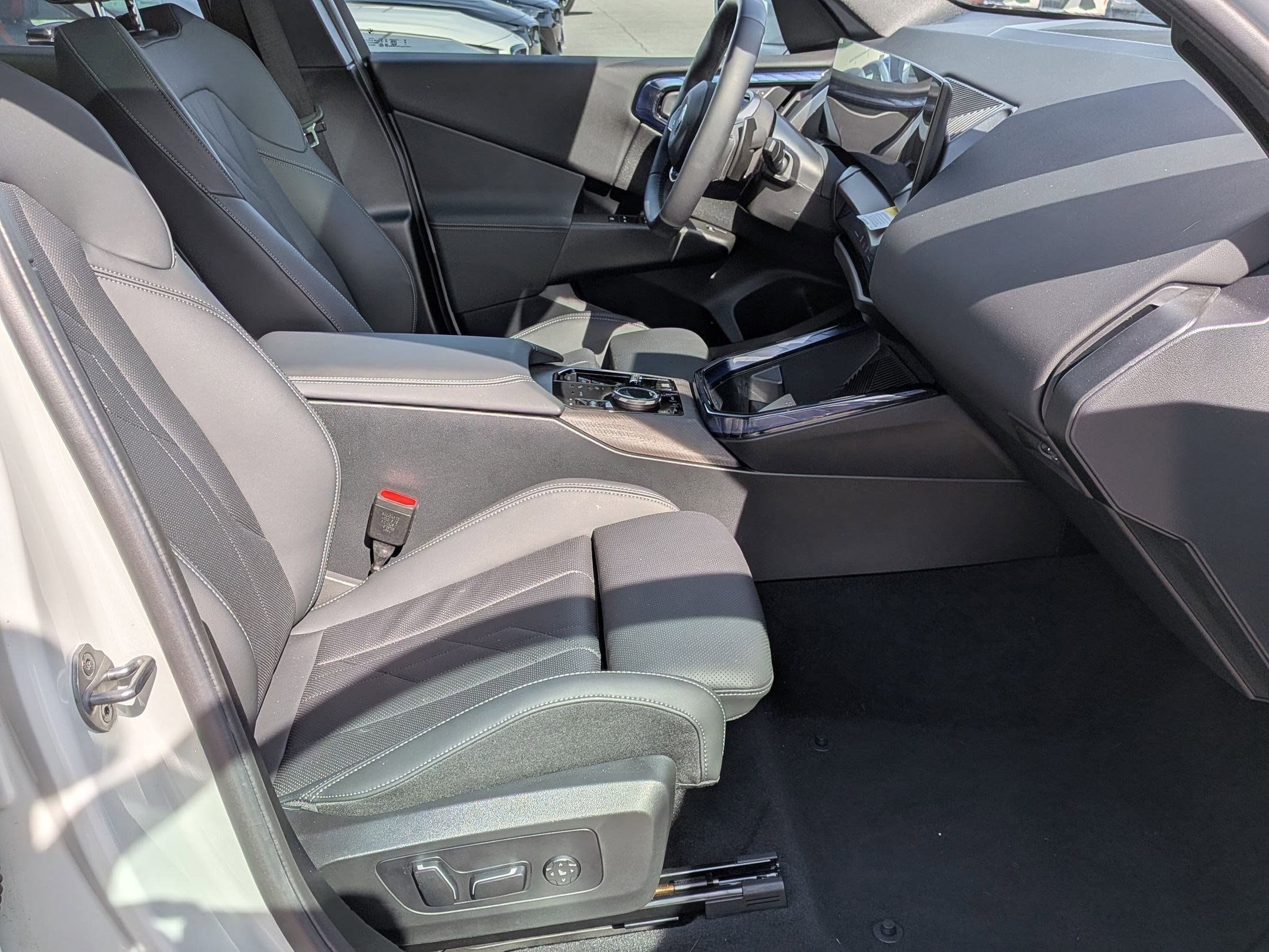 Used 2025 BMW X3 xDrive30i w/ Convenience Package AWD/4WD image 34