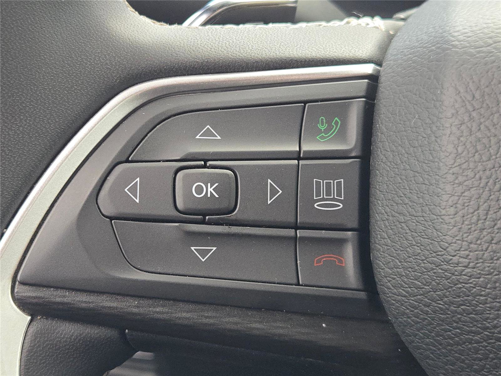 Certified 2024 Jeep Grand Cherokee L Laredo AWD/4WD image 35