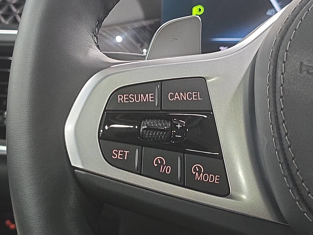 Certified 2025 BMW X6 xDrive40i w/ Premium Package AWD/4WD image 12