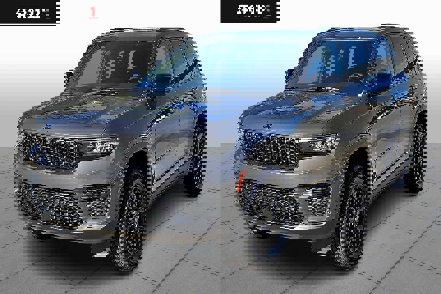 New 2025 Jeep Grand Cherokee Laredo image 1