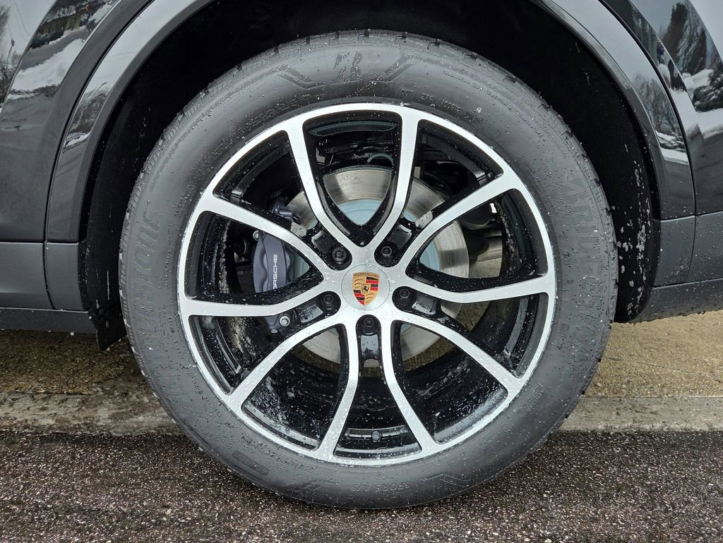 Certified 2026 Porsche Cayenne Coupe image 24
