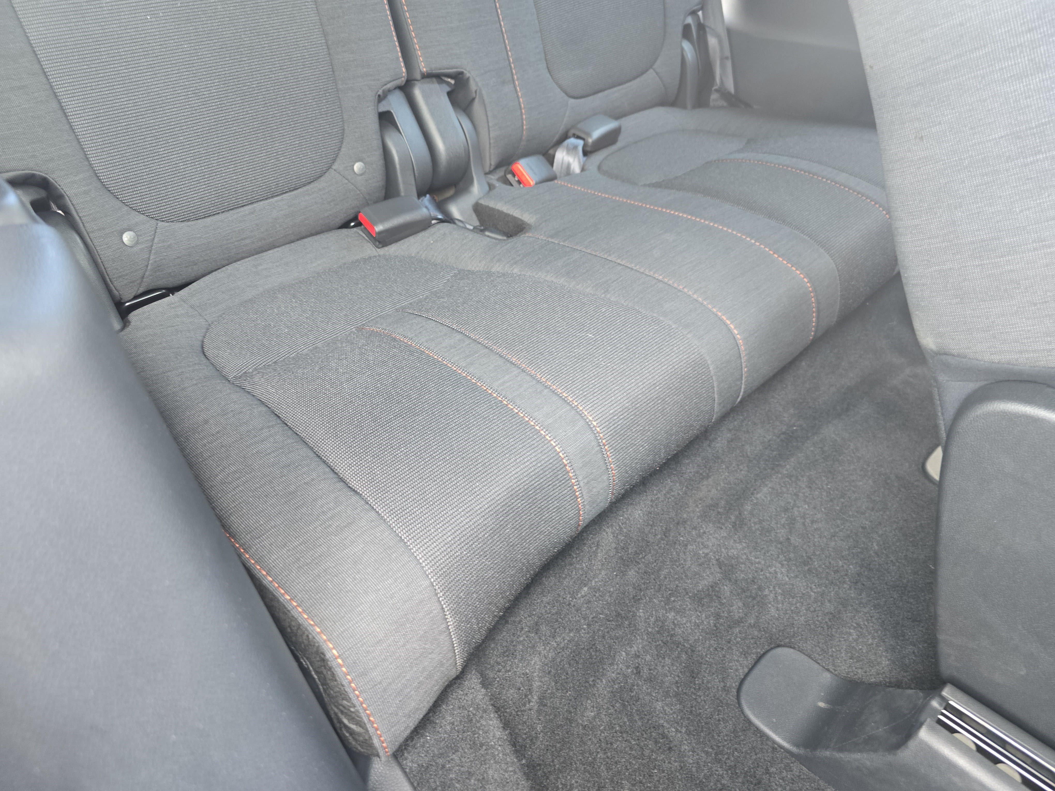 Used 2025 Honda Pilot Sport image 12