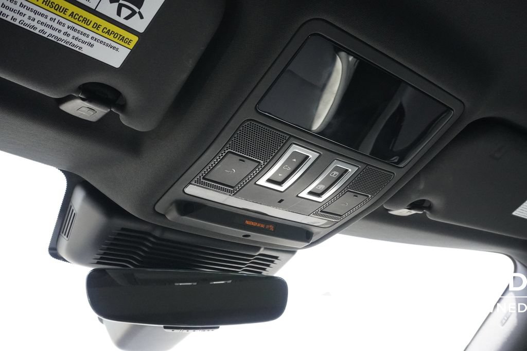 Used 2026 Land Rover Range Rover Evoque Dynamic SE AWD/4WD image 16