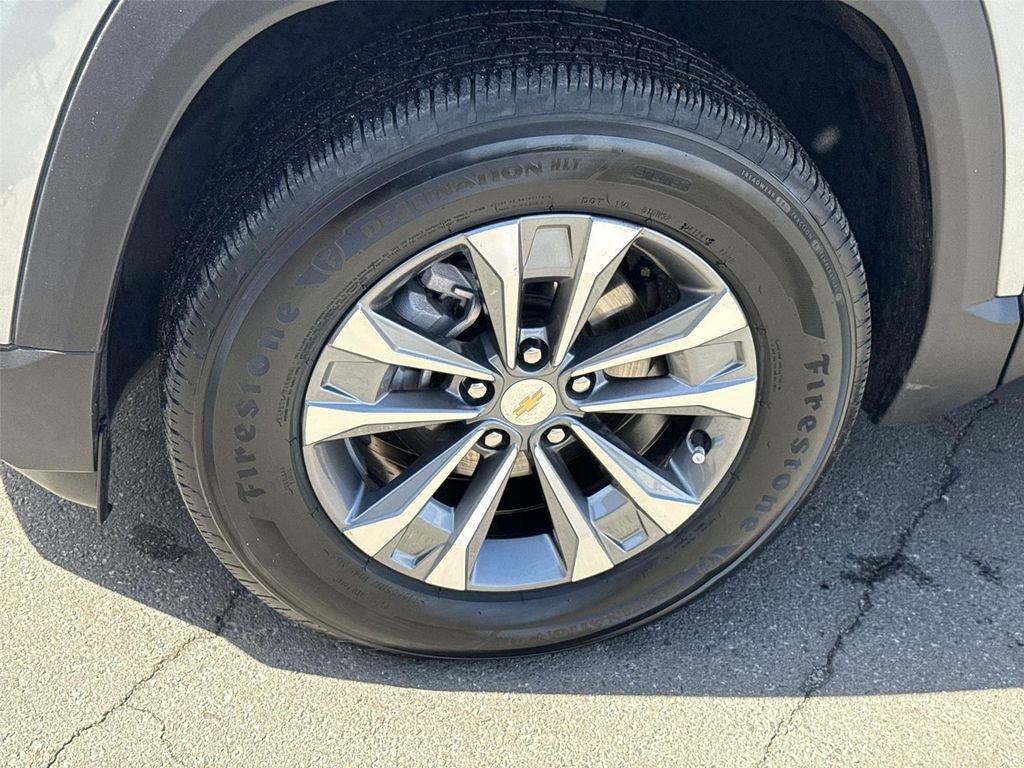 Used 2025 Chevrolet Equinox LT image 30